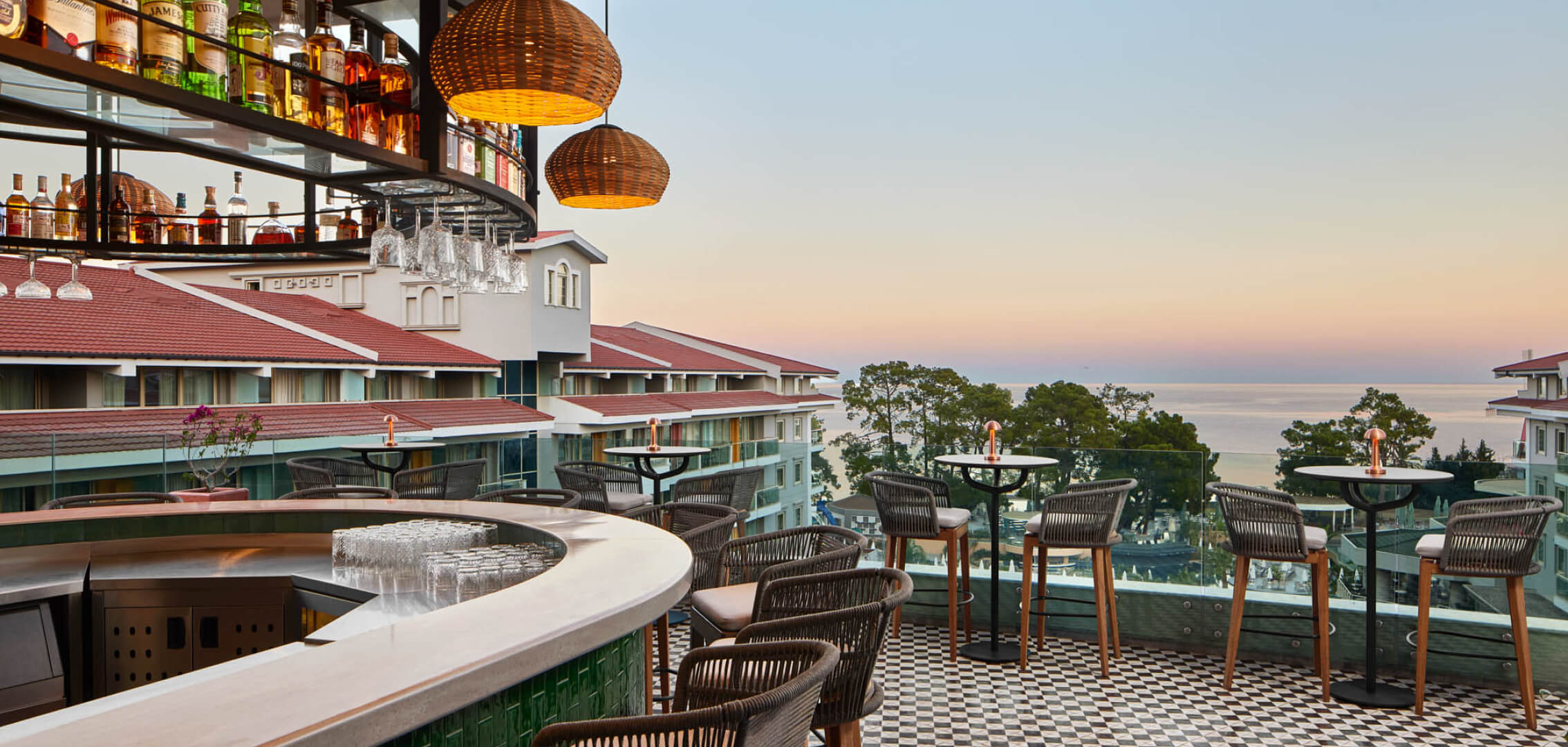 Akra Kemer Barlar Luna Teras Bar Banner D