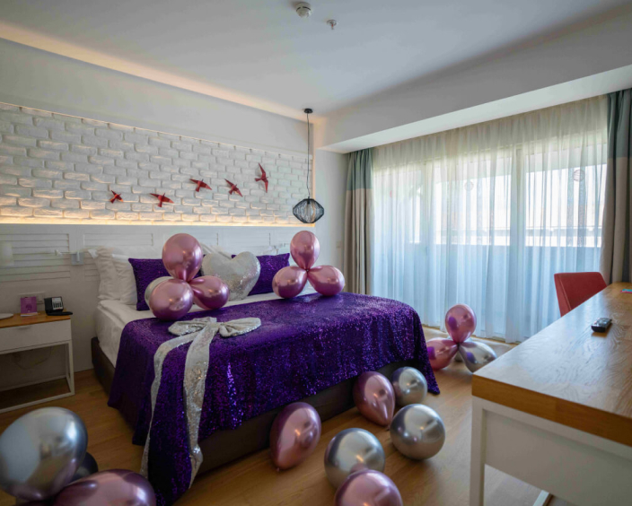 Akra Kemer Superior Balayı Odası Oda Ozellikleri