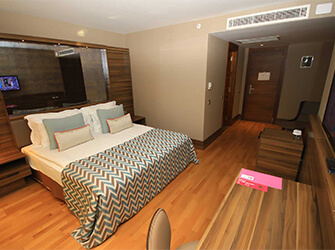 Akra Kemer Kara Manzaralı Superior Room Slider Card M