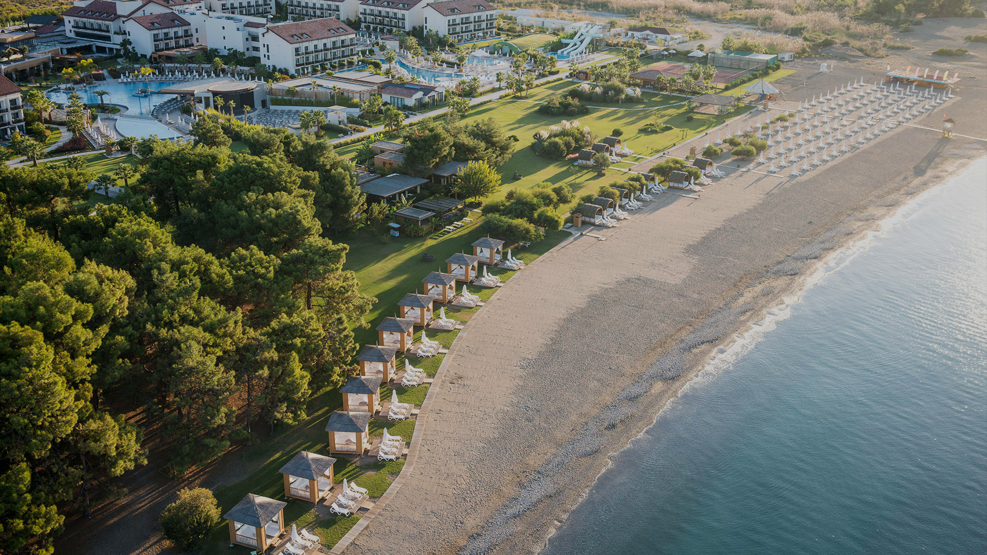 Akra Kemer Banner