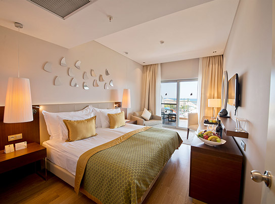 Akra Hotels Jakuzili İki Yatak Odalı Aile Odası (1) Card