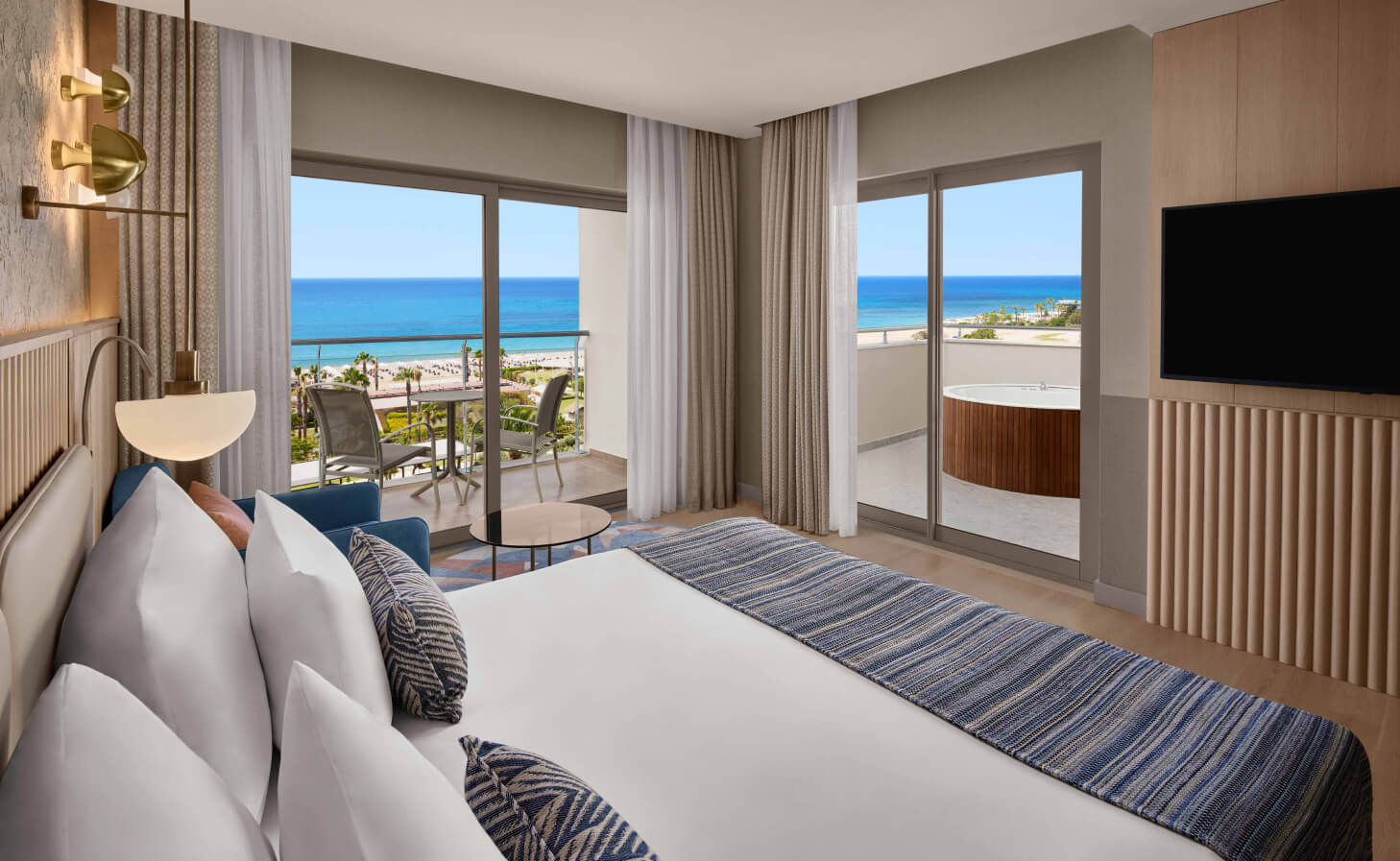 Akra Sorgun Terasta Jakuzili Deniz Manzaralı Galeri D